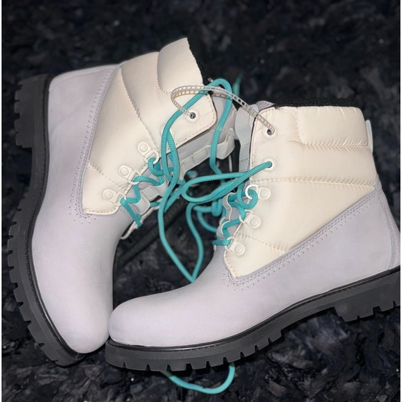 Timberland 6 inch puffer boots in light grey nubuck leather NWT - Picture 2 of 13